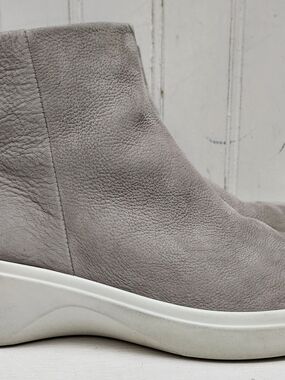 Ecco Soft 7 Wedge Light Grey Leather Slip-On Ankle Bootie